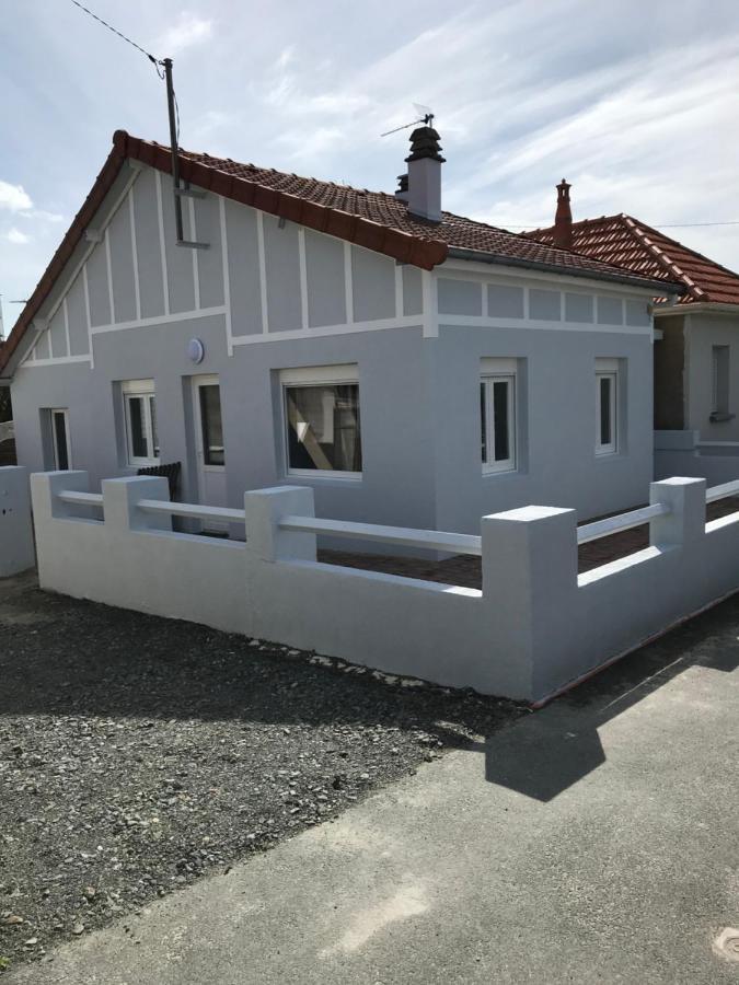 Villa Proche Mer St Martin De Bréhal Екстериор снимка